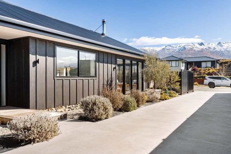 38 Stratford Drive, Mount Pisa, Central Otago