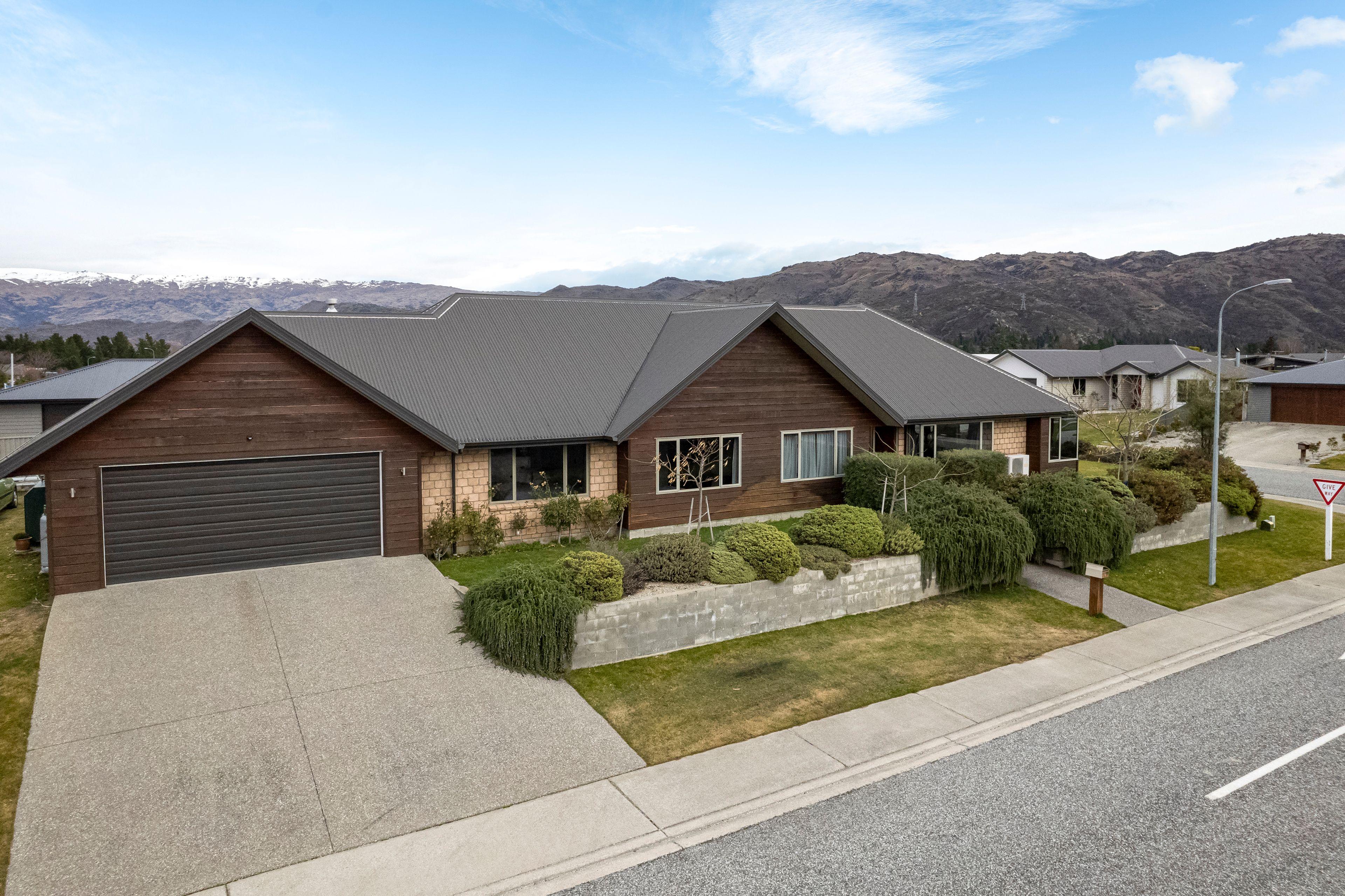 2 Elizabeth Place, Clyde, Central Otago, Otago | Tall Poppy 