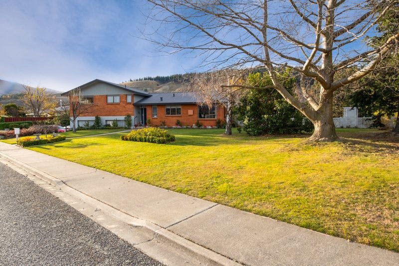 18-20 Newcastle Street, Clyde, Central Otago