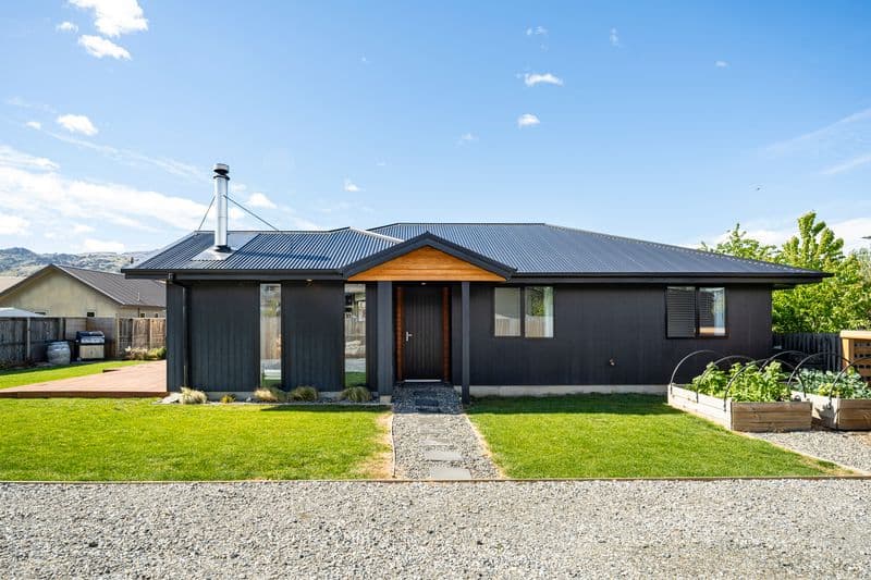 8A Missy Crescent, Mount Pisa, Central Otago