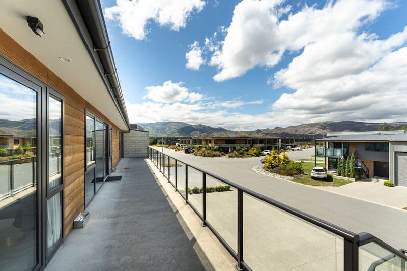 16 Silverstone Drive, Cromwell, Central Otago