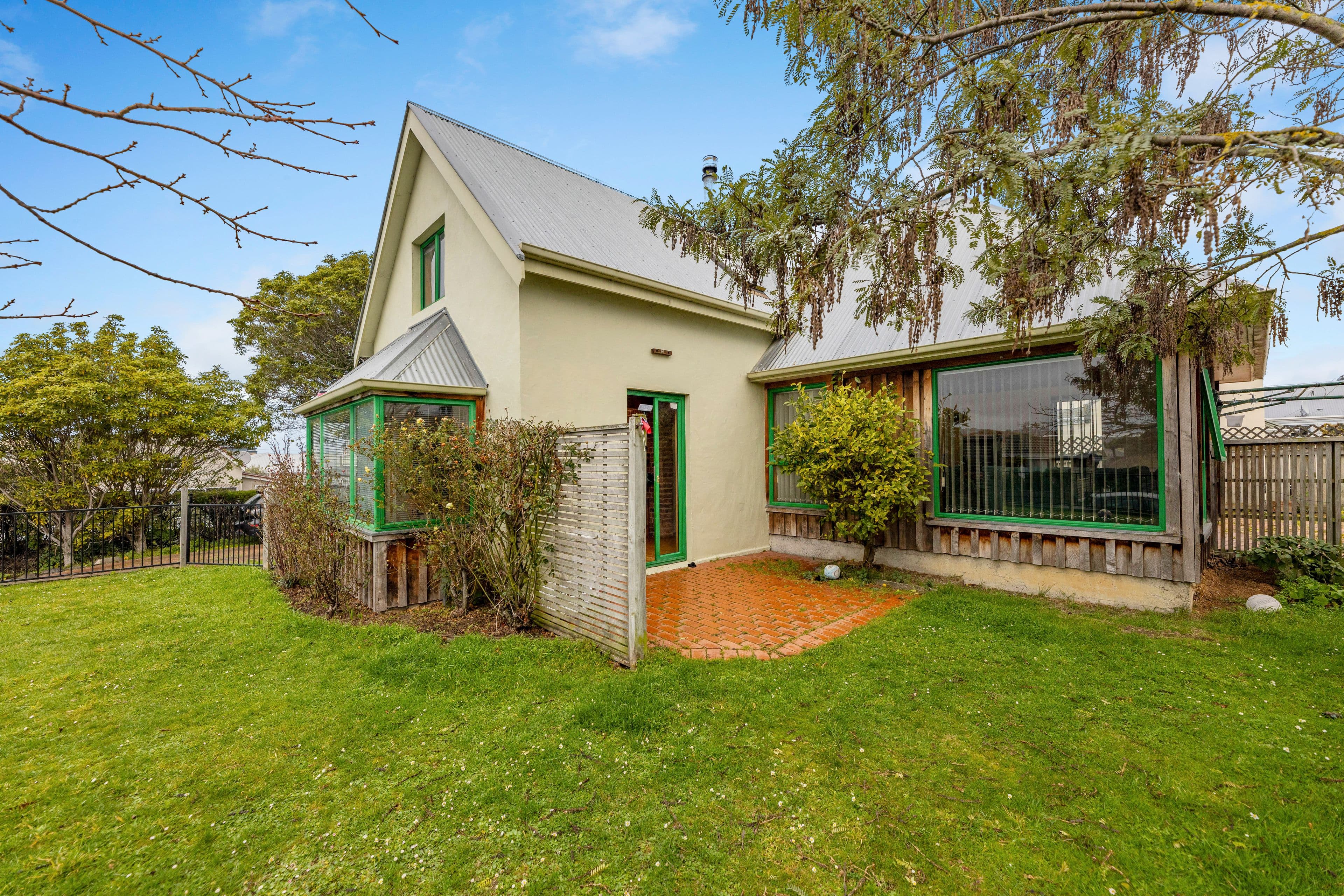 33 Eastbourne Street, Caversham, Dunedin City, Otago | Tall Poppy 