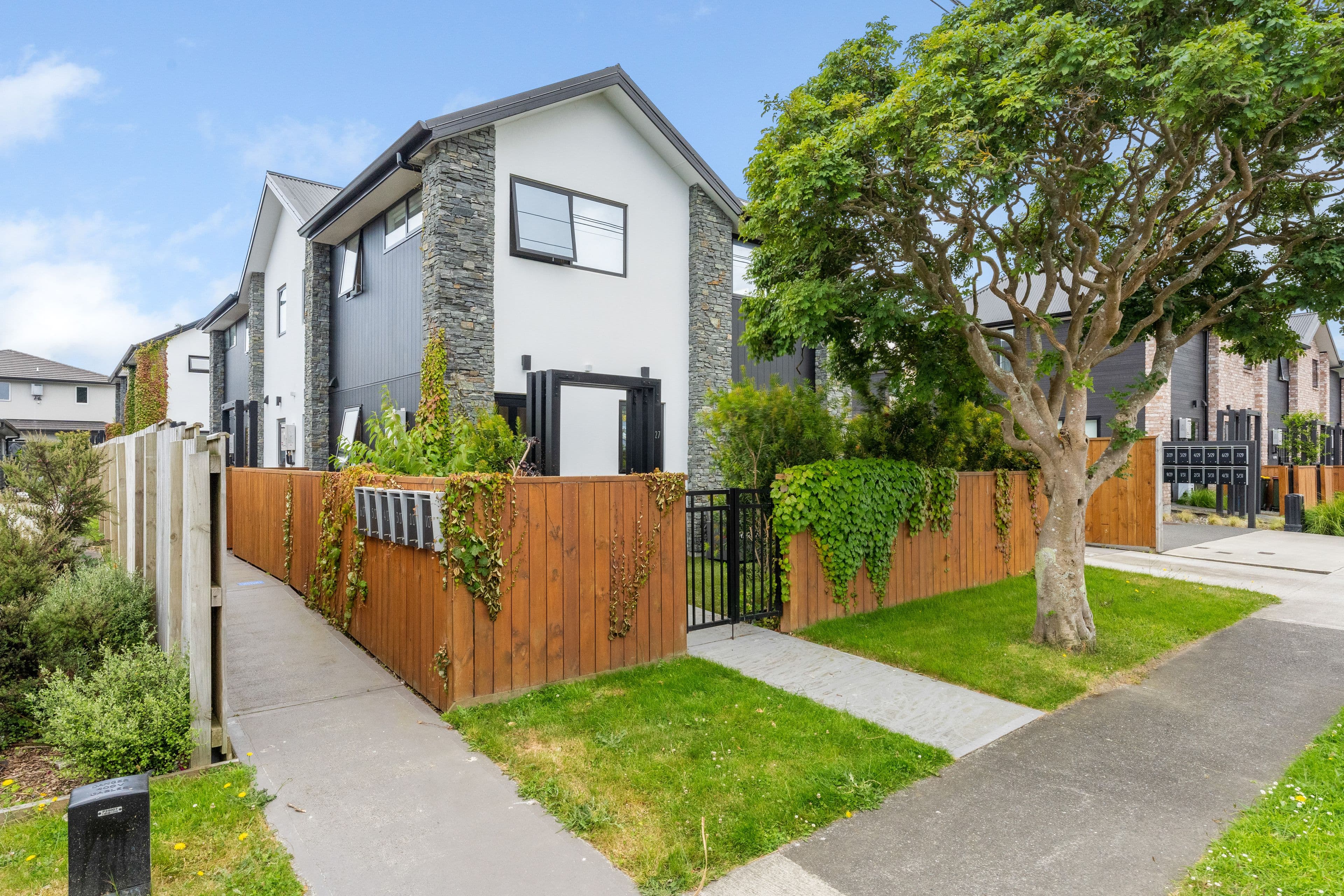 1/27 Waiwhetu Road, Waiwhetu, Lower Hutt City, Wellington | Tall Poppy 