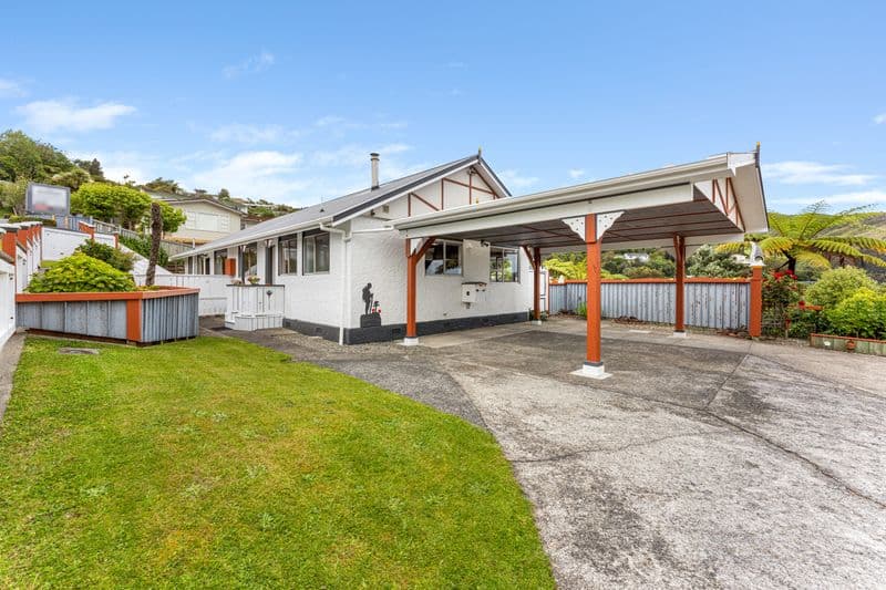 2 Summit Road, Fairfield, Lower Hutt City