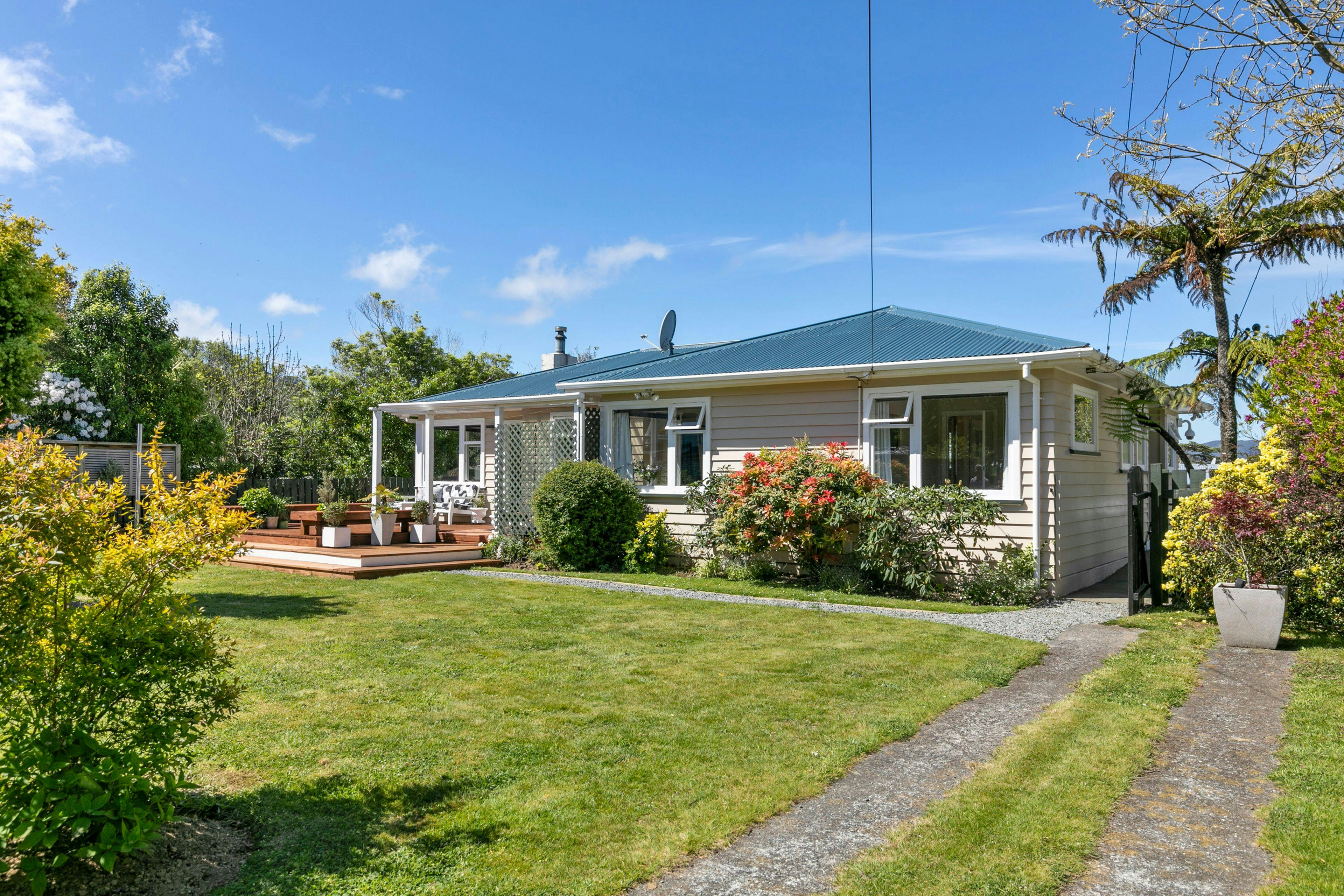 102 Normandale Road, Normandale, Lower Hutt City, Wellington | Tall Poppy 