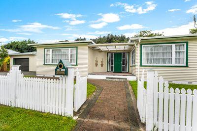 33 Peel Place, Wainuiomata, Lower Hutt City, Wellington | Tall Poppy 