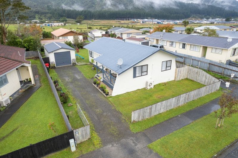 318 Wellington Road, Wainuiomata, Lower Hutt City