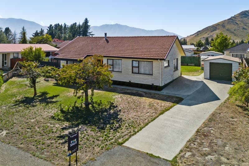 18 Benmore Place, Omarama, Waitaki