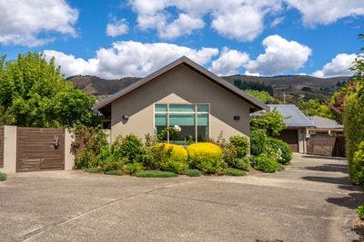 8 Ridings, Richmond , Tasman, Nelson | Tall Poppy 