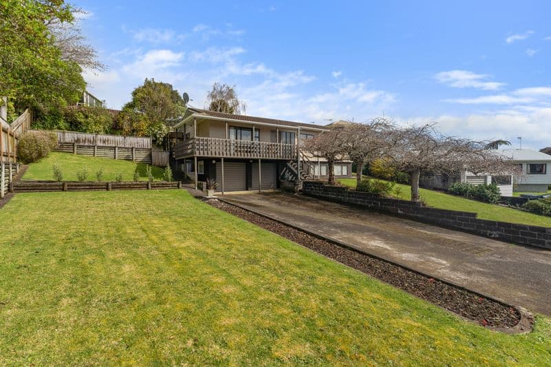 6 Winstone Place, Highlands Park, New Plymouth