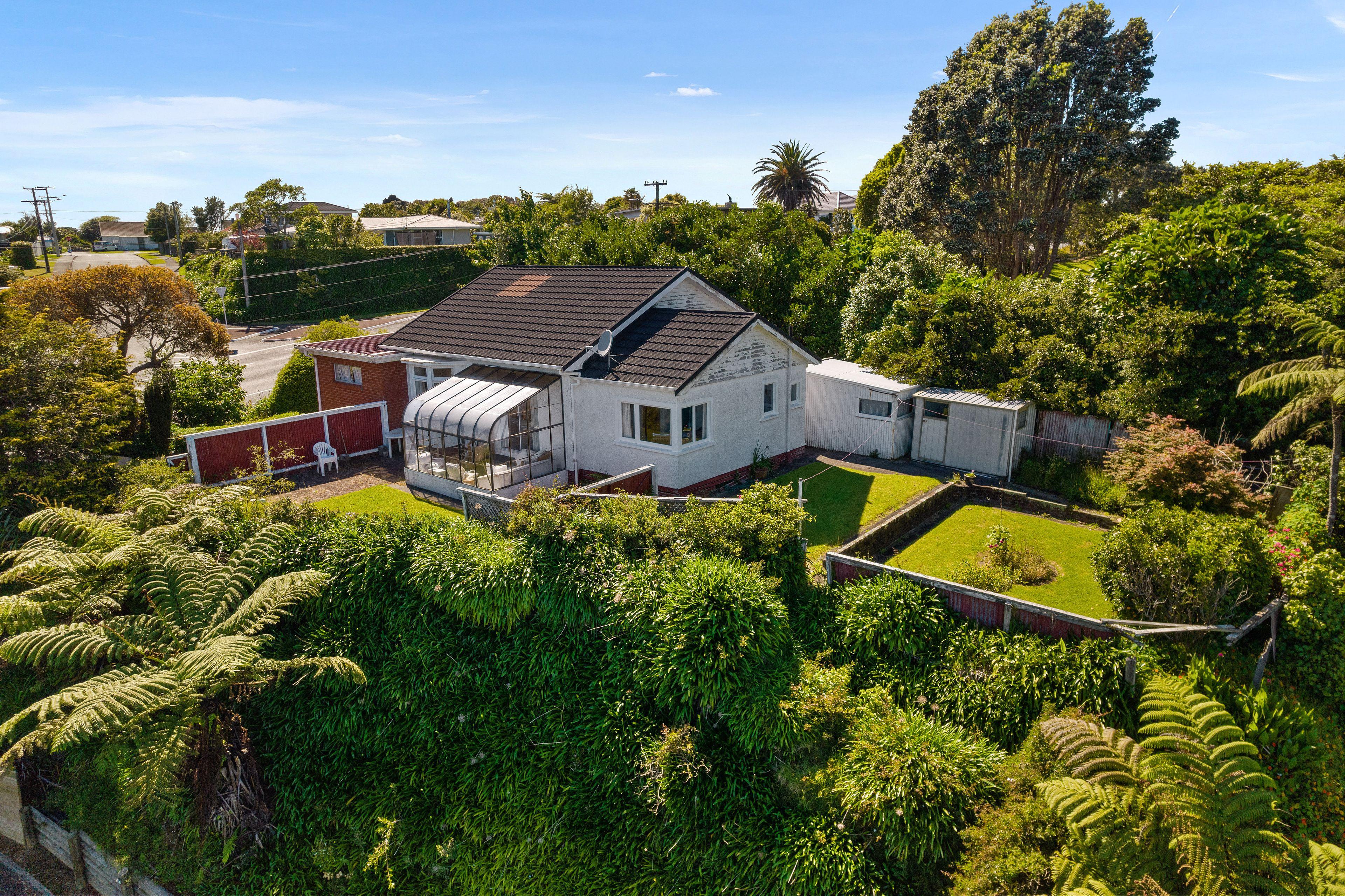 126 Mangorei Road, Merrilands, New Plymouth, Taranaki | Tall Poppy 