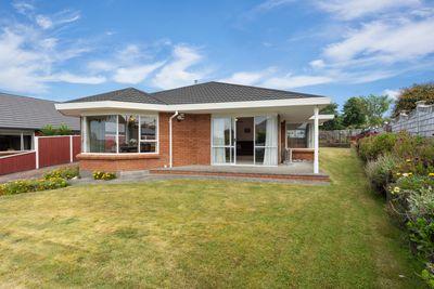 4 Frank Frethey, Highlands Park, New Plymouth, Taranaki | Tall Poppy 