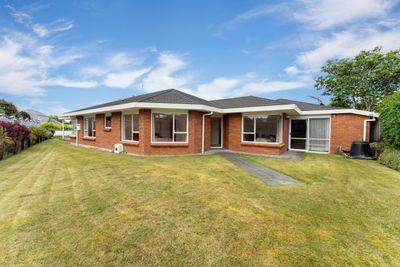 4 Frank Frethey, Highlands Park, New Plymouth, Taranaki | Tall Poppy 