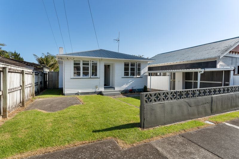 70 Pioneer Road, Moturoa, New Plymouth