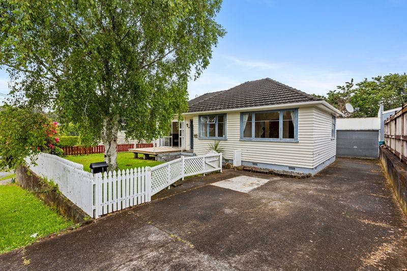 12 Pembroke Street, Westown, New Plymouth