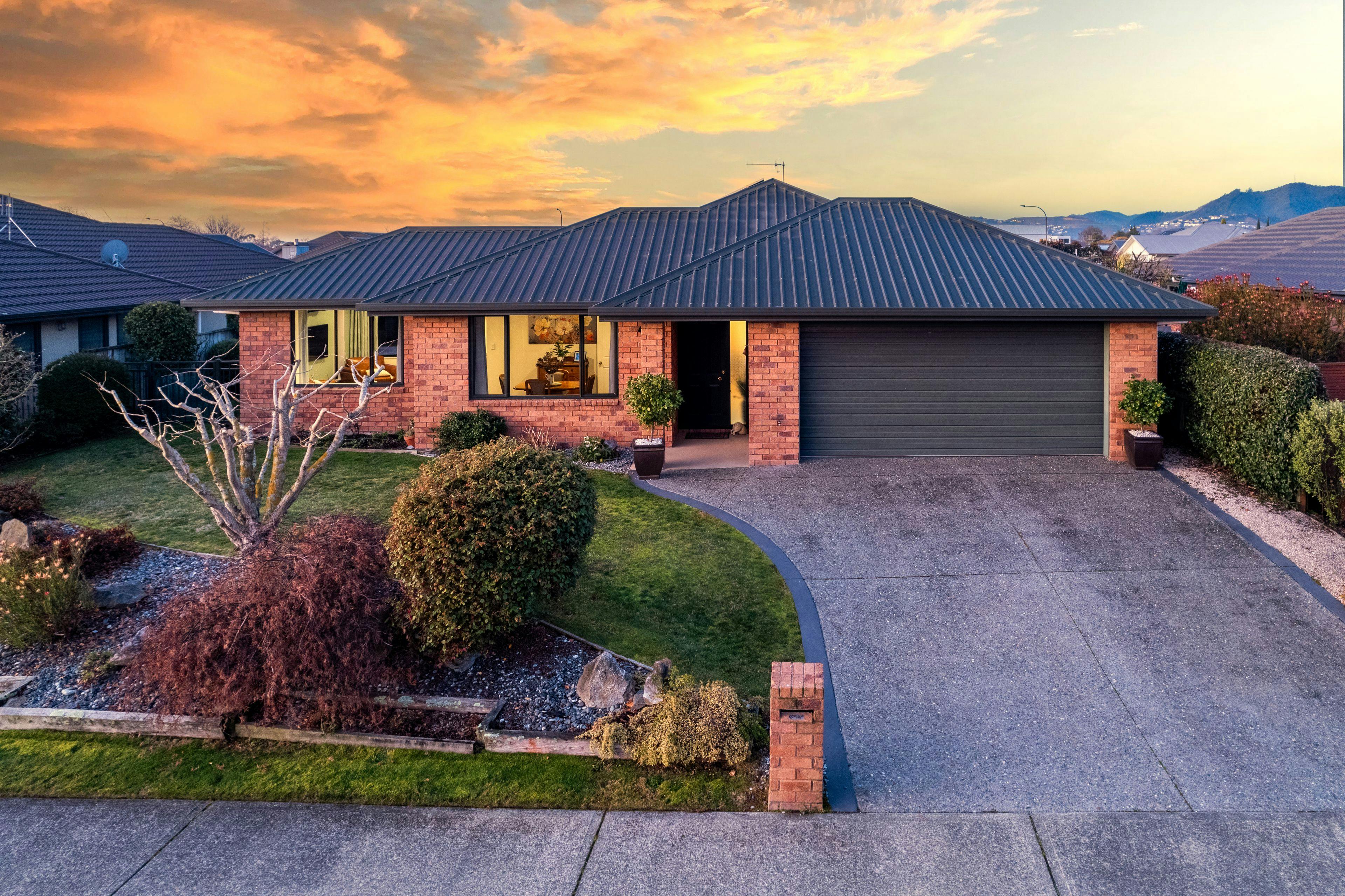 16 Kendall View, Stoke, Nelson, Nelson | Tall Poppy 