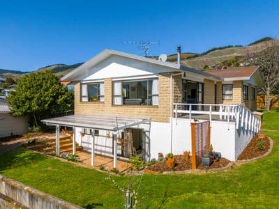 2 Primrose Place, Richmond , Tasman, Nelson | Tall Poppy 