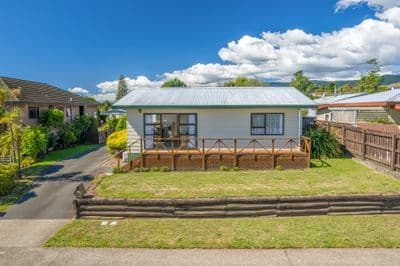 21 West Avenue, Richmond , Tasman, Nelson | Tall Poppy 