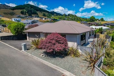 73 Hunter Avenue, Richmond , Tasman, Nelson | Tall Poppy 