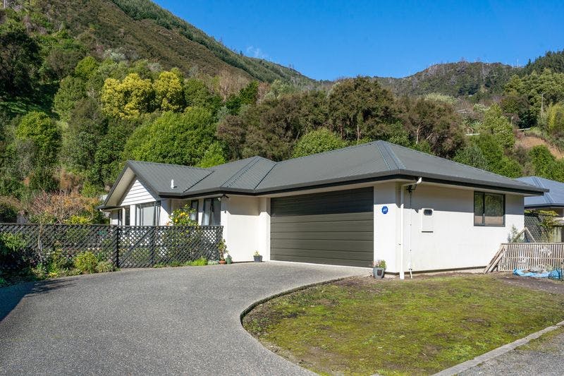 15 Sugar Loaf Place, The Brook, Nelson