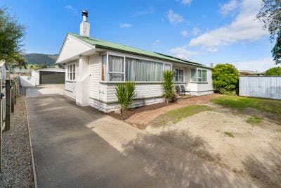 39 Gladstone Road, Richmond , Tasman, Nelson | Tall Poppy 