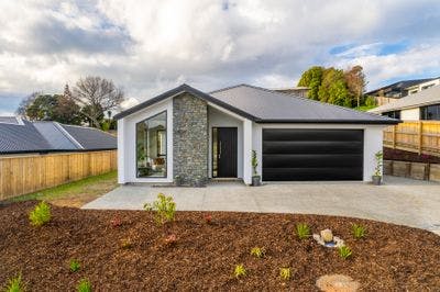 43 Hart Road, Richmond , Tasman, Nelson | Tall Poppy 