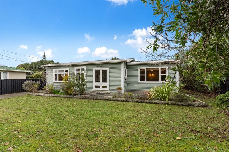 27 Manuka Street, Otaki Beach, Kapiti Coast