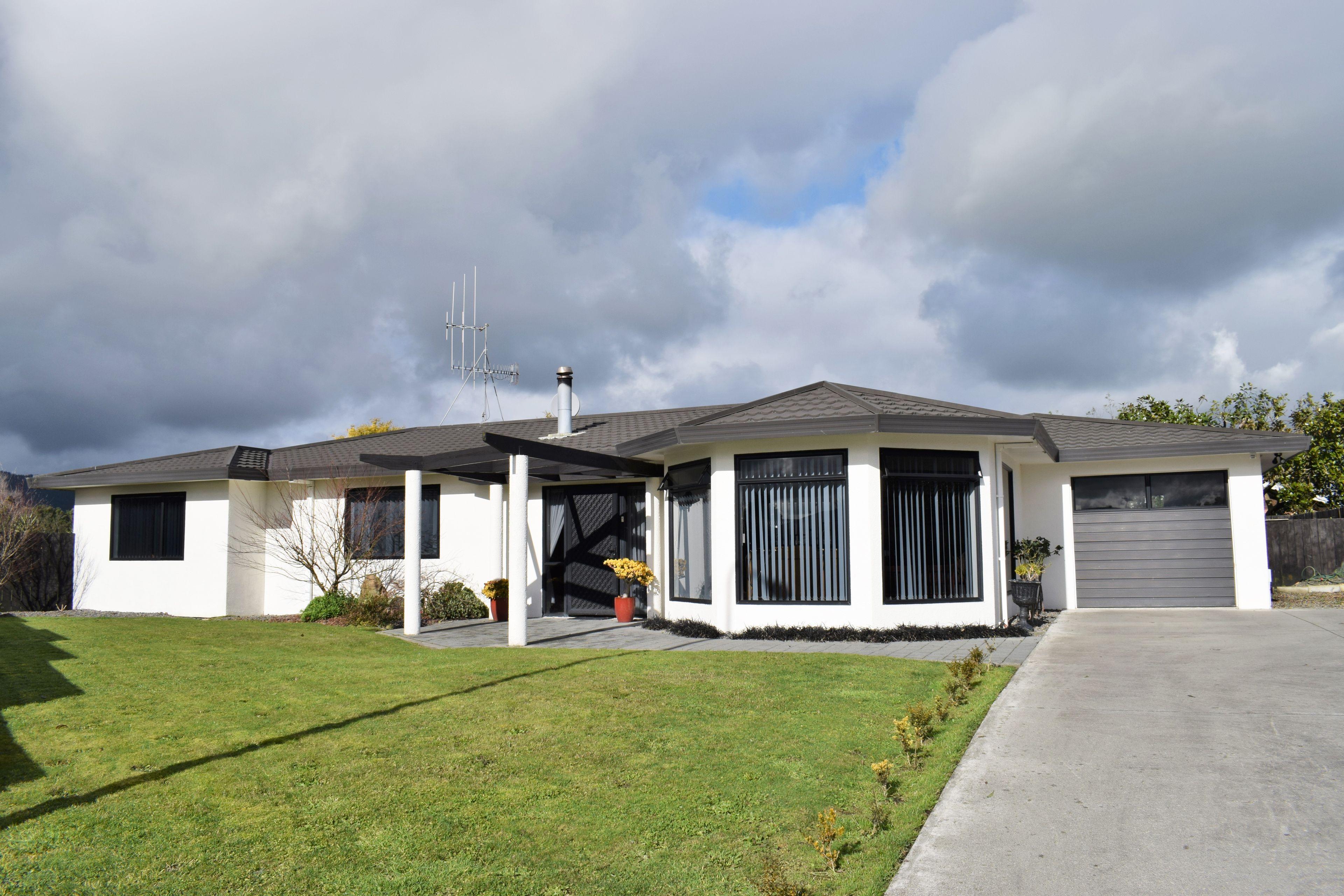 8 Lynch Grove, Levin, Horowhenua, Manawatu | Tall Poppy 