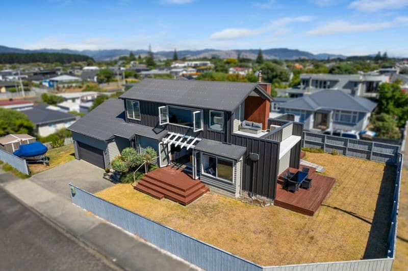 2 Kowhai Street, Otaki Beach, Kapiti Coast