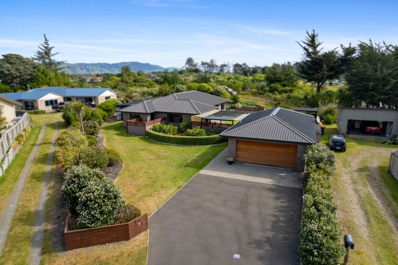 7 Byron Brown Place, Otaki Beach, Kapiti Coast