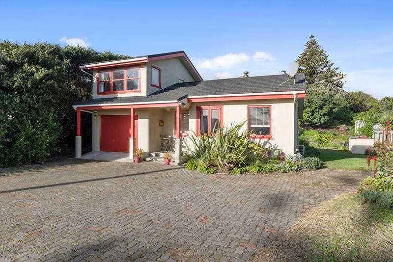 82 Marine Parade, Otaki Beach, Kapiti Coast