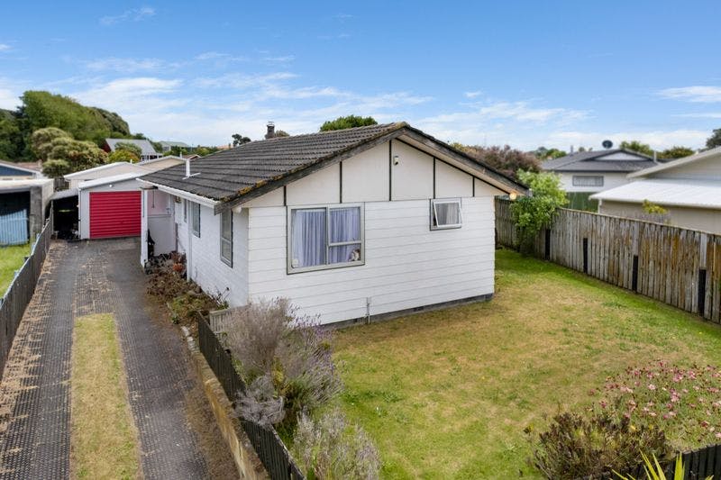 2 Colenso Place, Otaki Beach, Kapiti Coast