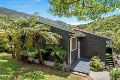 78 Scotland Street, Picton, Picton, Marlborough | Tall Poppy 