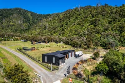 12 Manuka Drive, Ngakuta Bay, Marlborough Sounds, Marlborough | Tall Poppy 