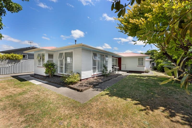 19 Rhodes Drive, Kelvin Grove, Palmerston North City