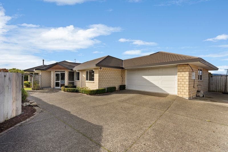 6 Daniel Place, Kelvin Grove, Palmerston North City