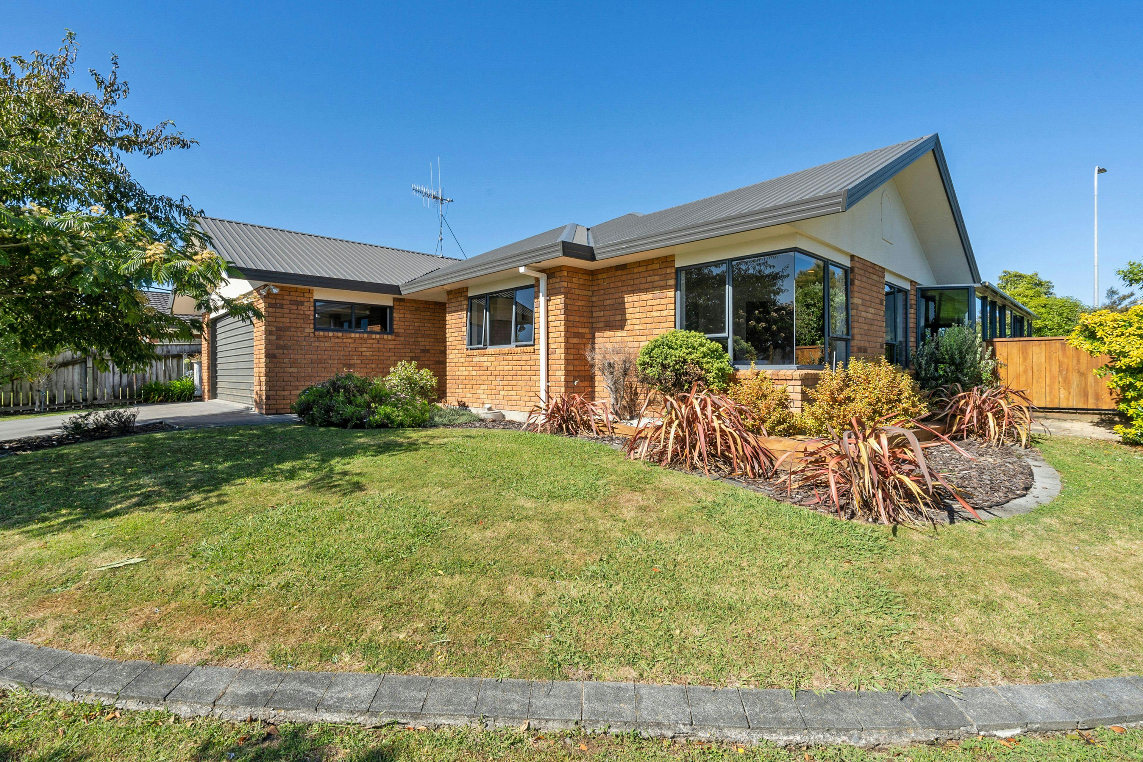 34 Greenwood Place, Fitzherbert, Palmerston North City, Manawatu | Tall Poppy 