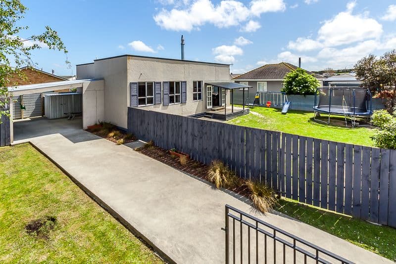 133 Roberts Line, Kelvin Grove, Palmerston North City, Manawatu | Tall Poppy 