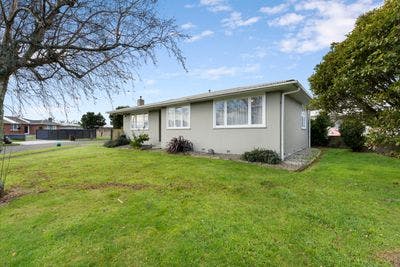 9 Ellesmere Crescent, Highbury, Palmerston North City, Manawatu | Tall Poppy 