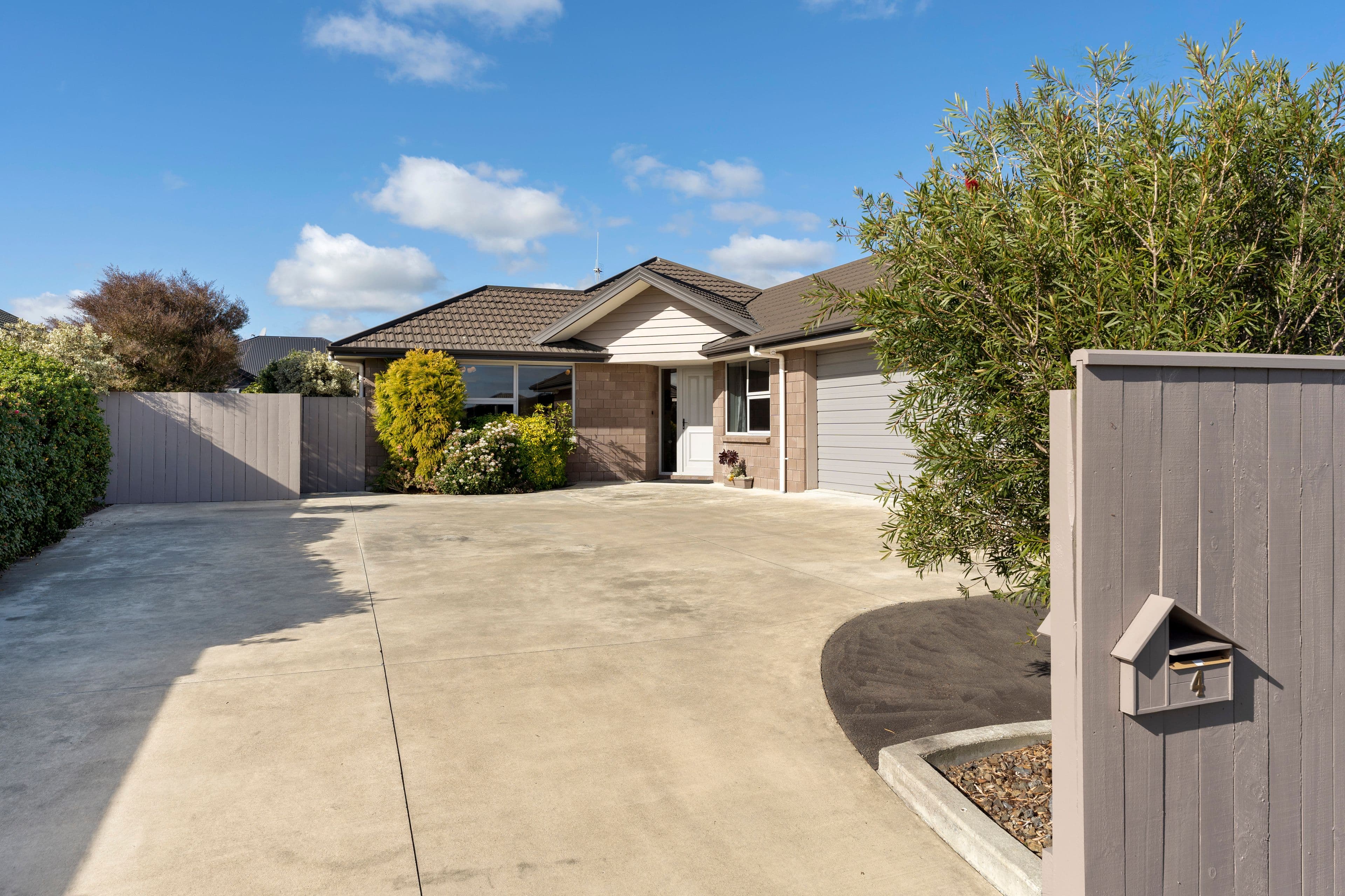 4 Medallion Court, Kelvin Grove, Palmerston North City, Manawatu | Tall Poppy 