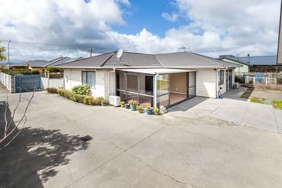 77 Roberts Line, Kelvin Grove, Palmerston North City, Manawatu | Tall Poppy 