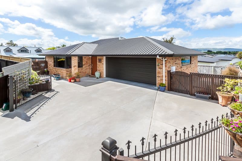 16 Galea Grove, Kelvin Grove, Palmerston North City, Manawatu | Tall Poppy 