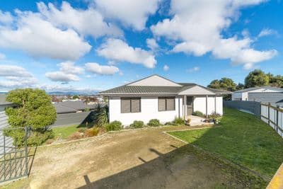 12 Lydia Place, Kelvin Grove, Palmerston North City, Manawatu | Tall Poppy 