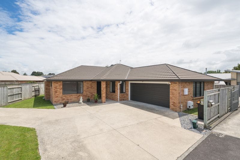 10a Pegasus Pl, Kelvin Grove, Palmerston North City