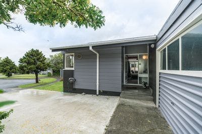 6 Kapiti Place, Awapuni, Palmerston North City, Manawatu | Tall Poppy 