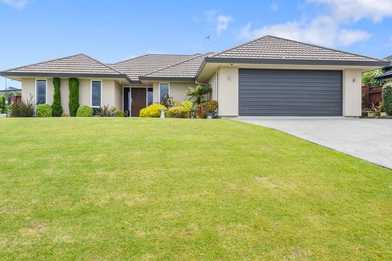 19 Tennyson Avenue, Kelvin Grove, Palmerston North City