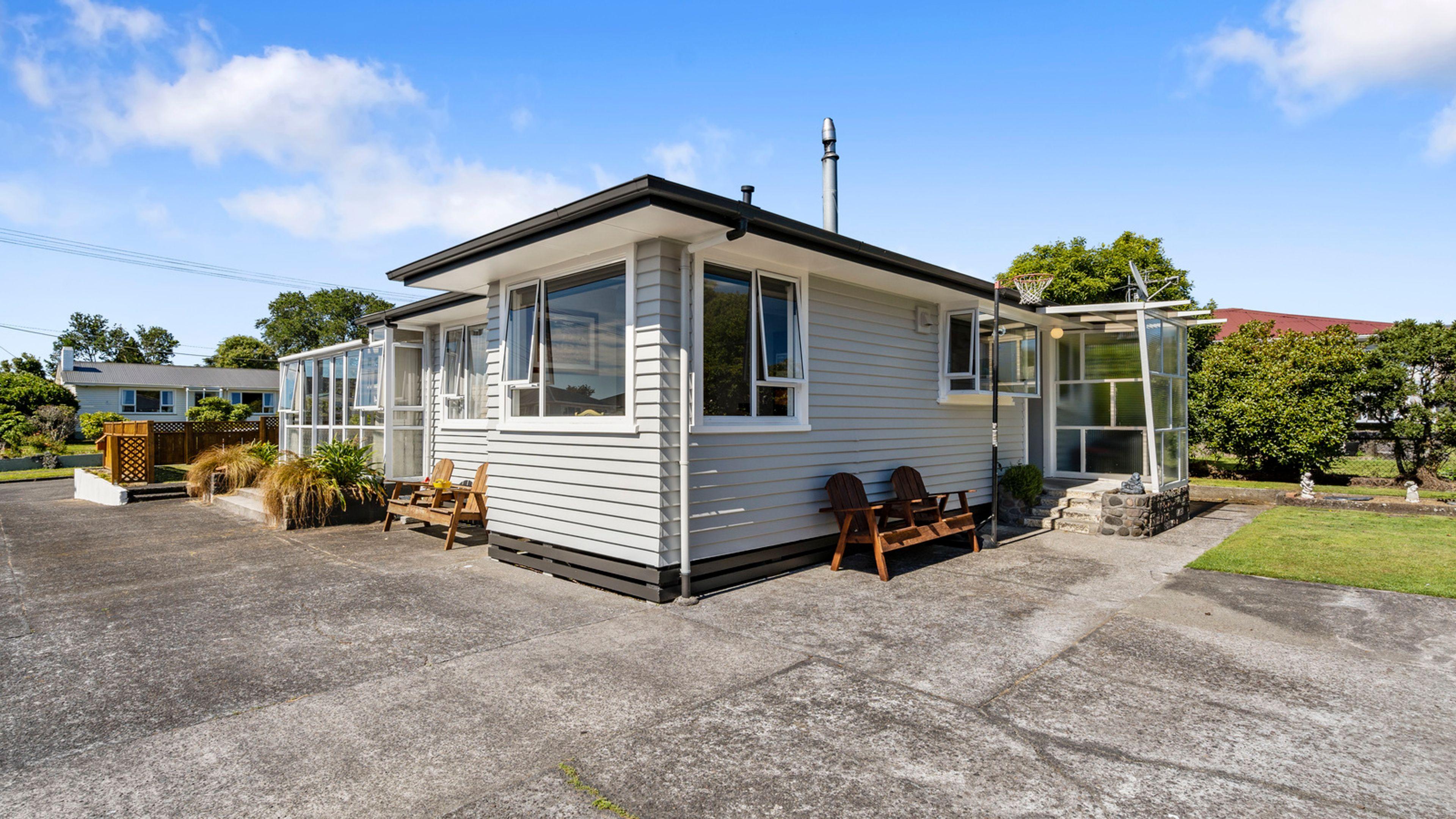 8 Surrey Street, Stratford, Stratford, Taranaki | Tall Poppy 