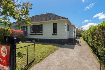 9 Percy Avenue, Stratford, Stratford, Taranaki | Tall Poppy 