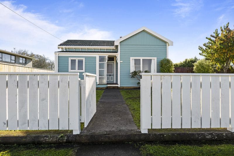 12 Tayler Street, Eltham, South Taranaki