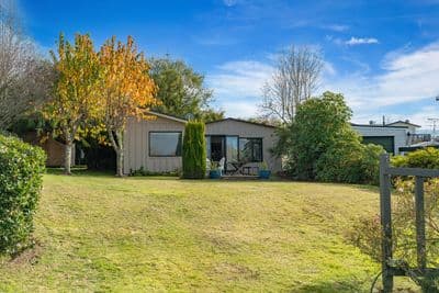 2 Earle Place, Acacia Bay, Taupo, Waikato | Tall Poppy 